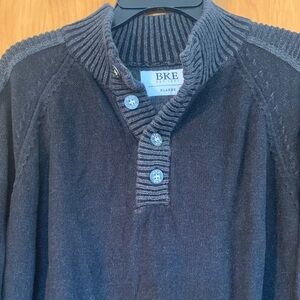 BKE Men's 100% Cotton Charcoal Sweater with Ribbed Trim and Logo Buttons Sz XL